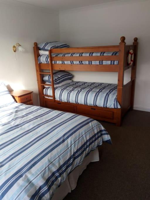 Apartment With Heated Pool & Close To Beach Paignton Kültér fotó